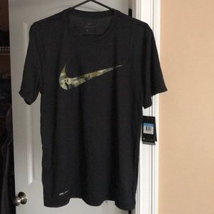 NWT Nike Men’s M Dri-Fit Tee